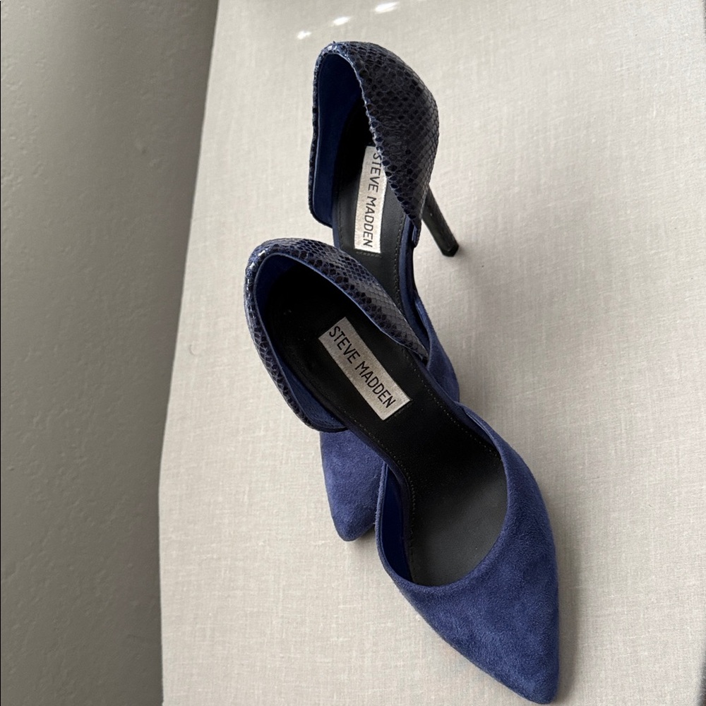 Steve Madden Navy and Black Heels